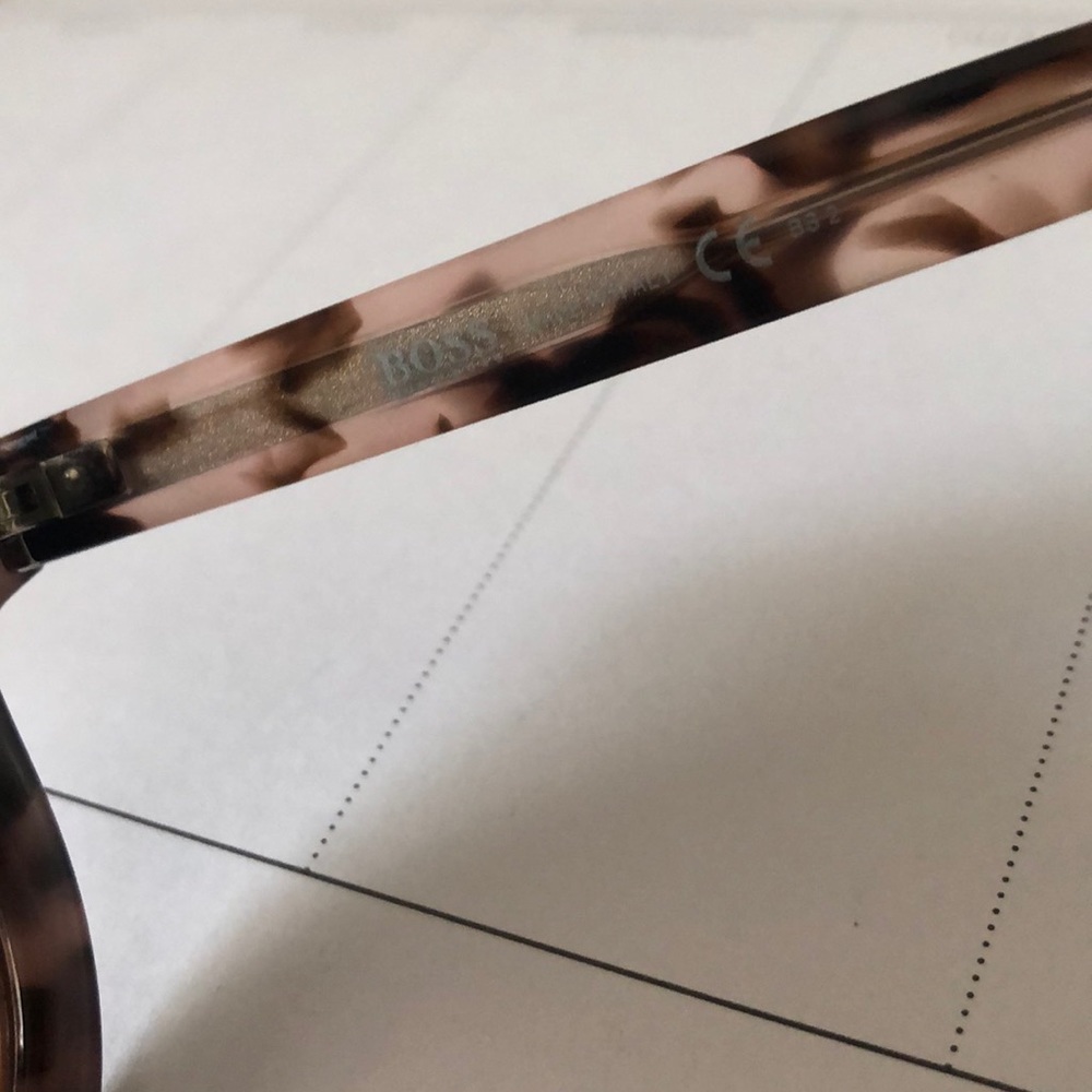 Hugo Boss sunglasses! - Picture 7 of 7